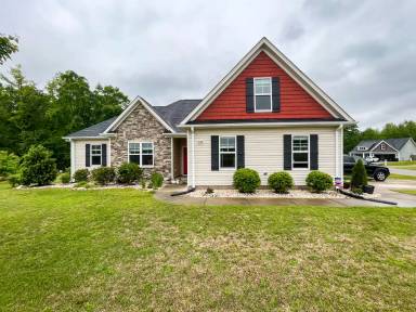 Main picture of 233 Fairfax Dr
