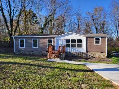 Main picture of 456 W Outer Dr