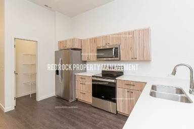 Main picture of 708 S Crescent Ln