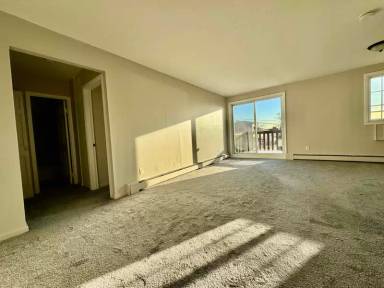 Main picture of 340 N Broadway