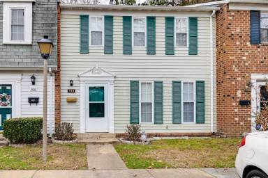 Main picture of 918 Hurtsborne Ct