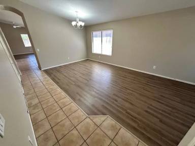 Main picture of 16730 W Taylor St