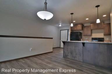 Main picture of 4603 E 53rd St