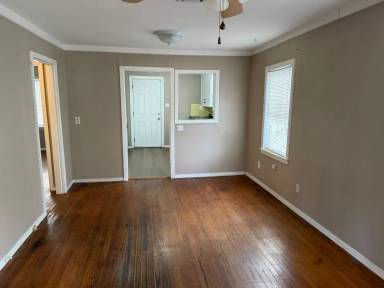 Main picture of 267 E Lister St