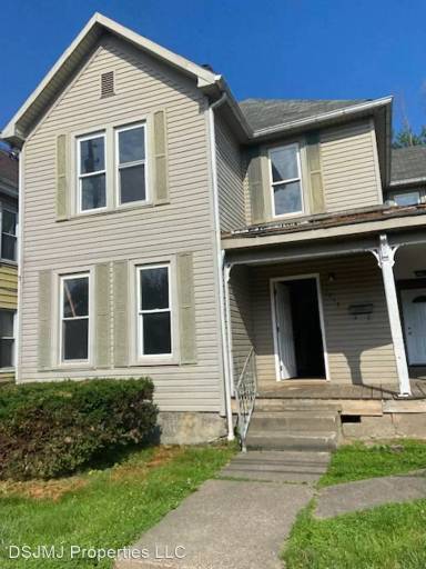 Main picture of 1213 Lynn St