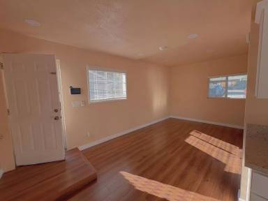 Main picture of 1322 W 11th St
