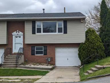 Main picture of 55 Woodcrest Dr