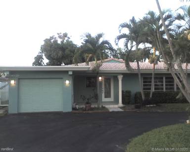 Main picture of 2025 NE 24th St