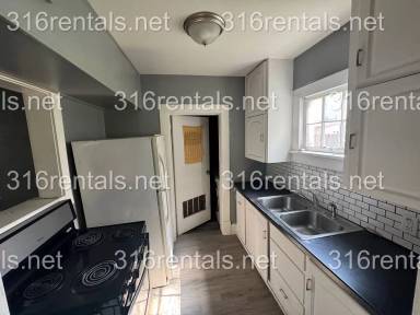 Main picture of 217 E 5th St
