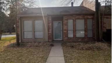 Main picture of 922 Trailwood Blvd