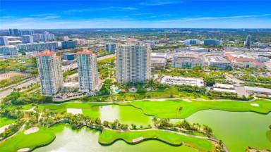 Main picture of Turnberry On the Green Condo