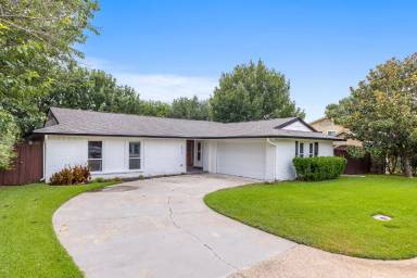 Main picture of 15751 Mapleview Cir