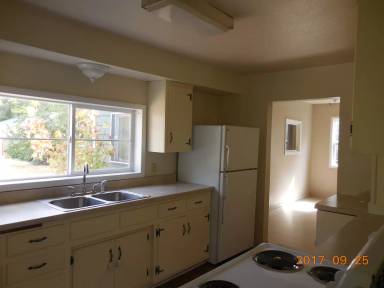 Main picture of 323 Newtown St