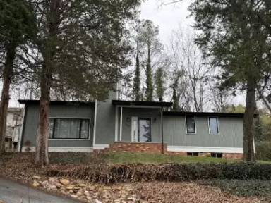 Main picture of 862 Carrier Dr