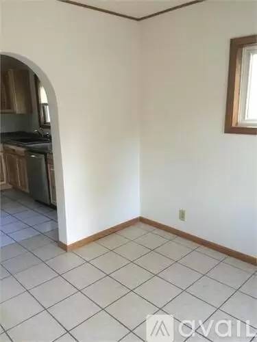 Main picture of 917 Lakeside Ave