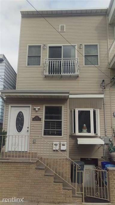 Main picture of 30 Wallis Ave