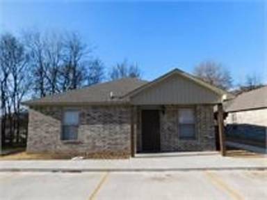 Main picture of 2110 Birnie Ave