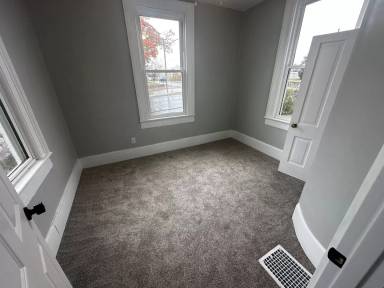 Main picture of 1006 Powell St