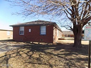 Main picture of 820 S San Pablo Ln