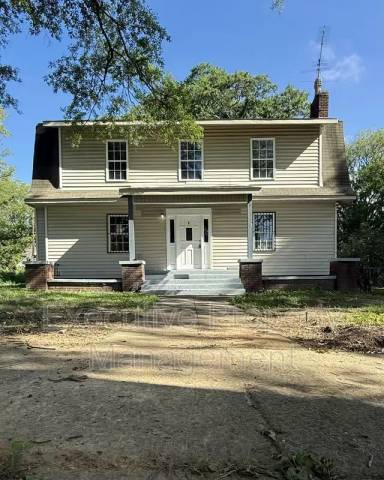 Main picture of 2416 34th Ave N