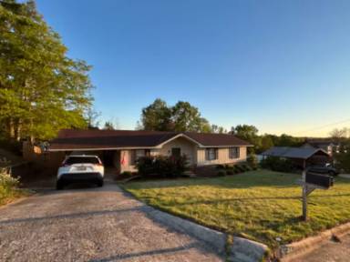 Main picture of 2413 Greenbriar Dr