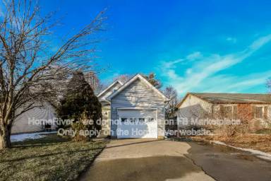 Main picture of 2606 E 56th St