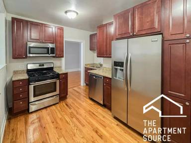 Main picture of 1833 W Winona St