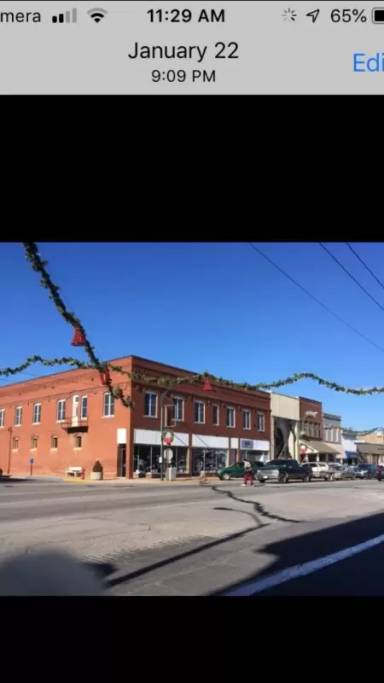 Main picture of 131 S 2nd St