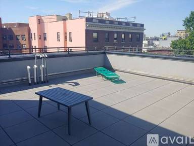 Main picture of 15 Cedar St