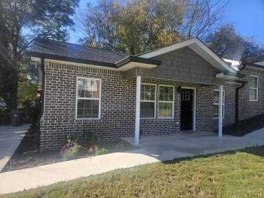 Main picture of 601 N Chattanooga St