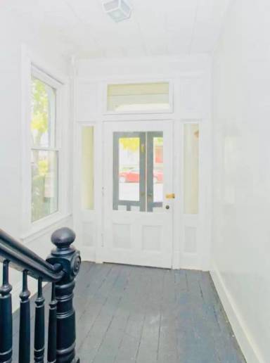 Main picture of 807 3rd Ave