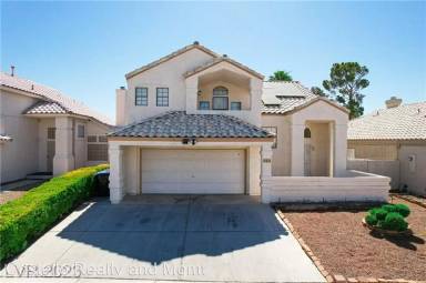Main picture of 2616 Camphor Tree St