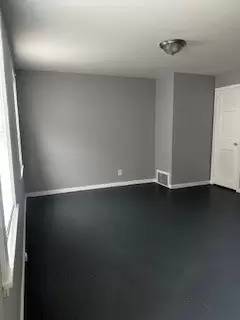 Main picture of 15 Putnam Cir
