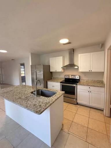 Main picture of 706 Pineville Ln