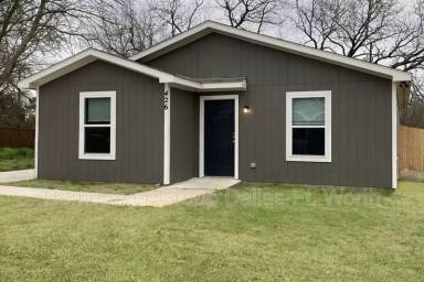 Main picture of 426 E Monterey St