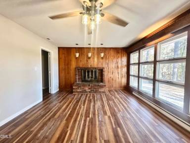 Main picture of 405 N Main St