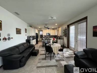 Main picture of 121 S Coopers Hawk Way