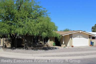 Main picture of 2760 W San Juan Ter