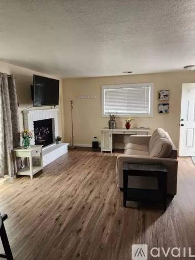 Main picture of 5574 Country Ln
