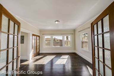 Main picture of 4211 Martin Luther King Jr Way