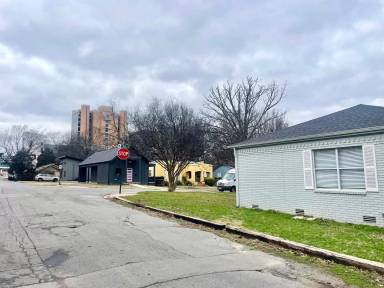 Main picture of 525 S Oak St