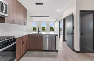 Main picture of 120 Mallory Ave