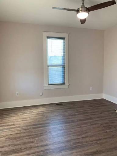 Main picture of 611 E Cherry Ave