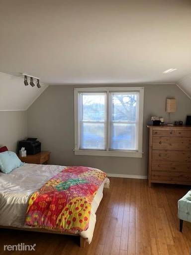 Main picture of 3136 N Oakley Ave