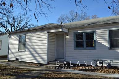 Main picture of 2813 SE Minnesota Ave