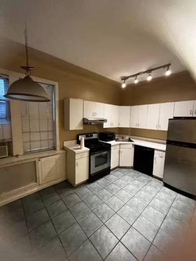 Main picture of 6015 Kennedy Blvd E