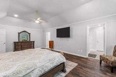 Main picture of 332 Greenacres Blvd