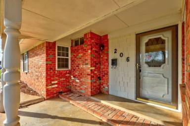 Main picture of 206 Del Mar Dr