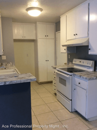 Main picture of 2869 E Jackson Ave