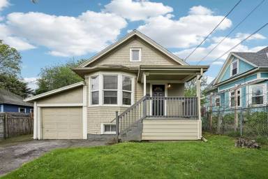 Main picture of 4637 NE Cleveland Ave